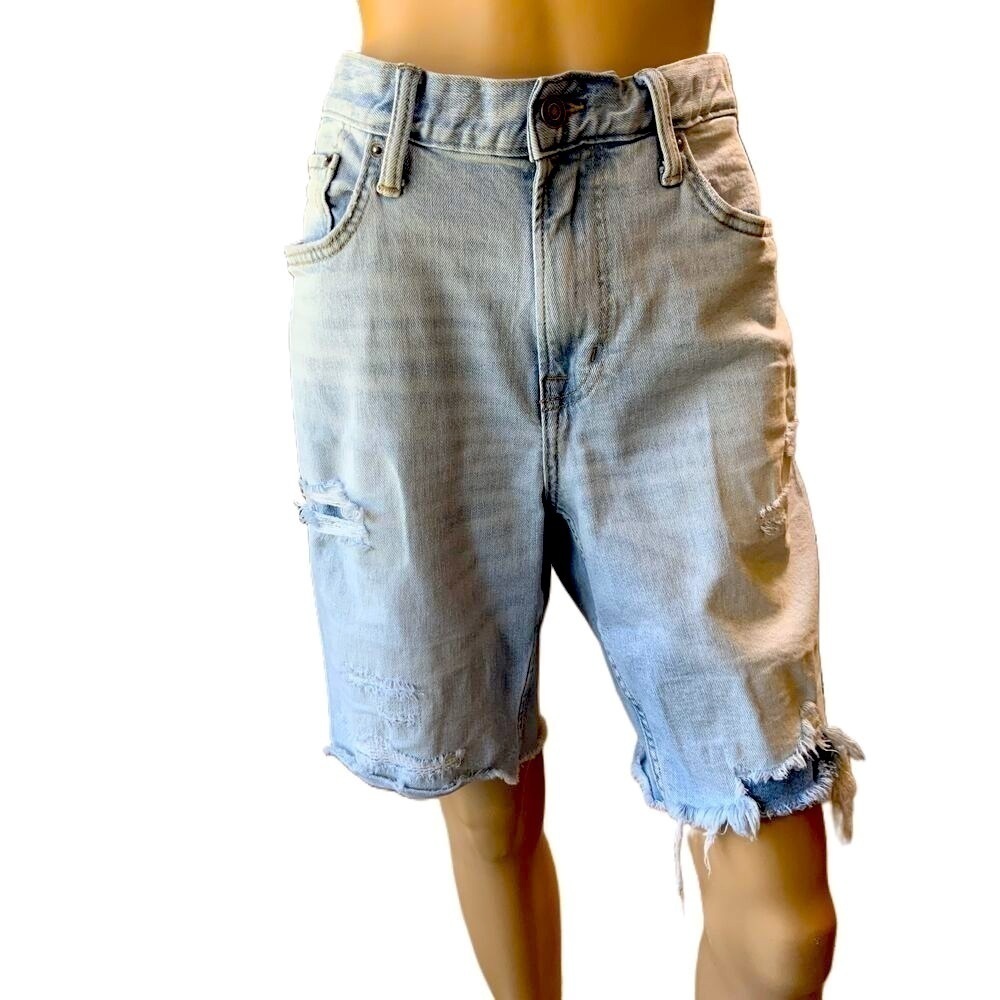Old Navy Light Wash Distressed Frayed Hem Denim Shorts Size 36